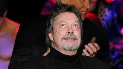 Tim Curry, acteur culte connu pour ses rôles dans "The Rocky Horror Picture Show" et la série "Ça", est mort à l'âge de 80 ans