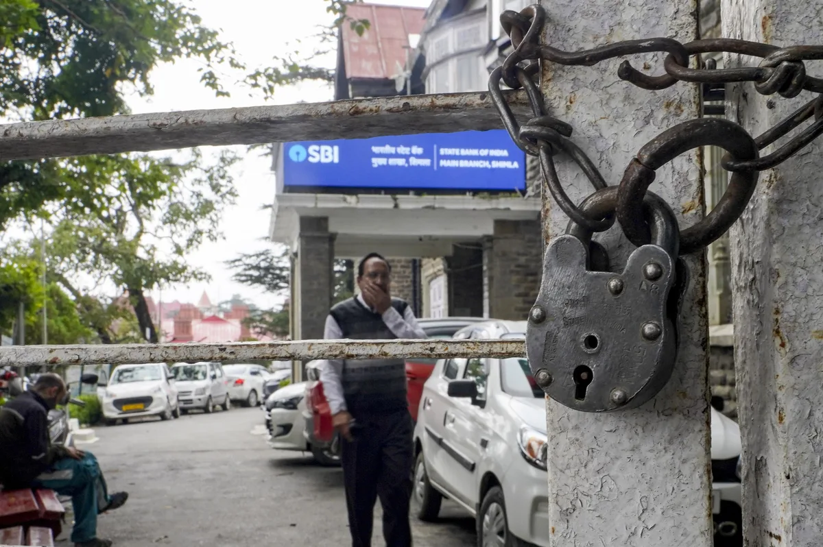 Govt urges bank unions to call off strike, flags half-year closing impact