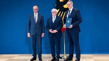 Schweitzer als Arbeitsminister vereidigt