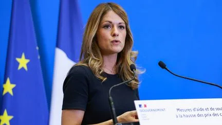"Le déploiement des 3 000 professeurs remplaçants a commencé", assure la porte-parole du gouvernement