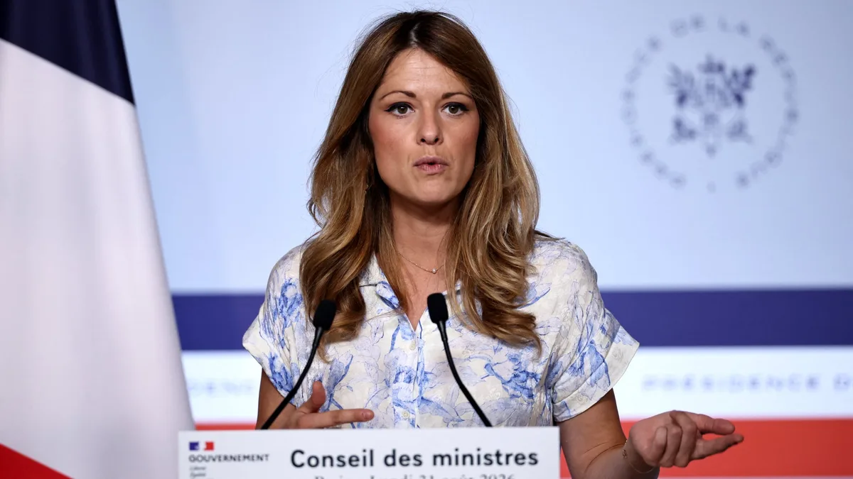 DIRECT. Le gouvernement présente cet après-midi de nouvelles mesures d'aide aux Français pour compenser la flambée des prix des carburants