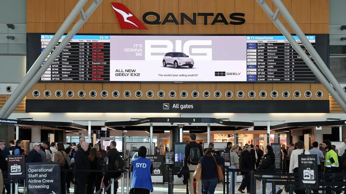 Passengers at Sydney Airport set to face fresh travel delays as staffing issues continue