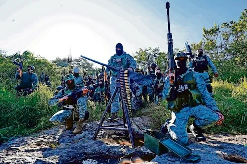 Militar retirado de Uganda será extraditado a EU por complot para dar armas a cárteles mexicanos; CJNG, entre los receptores
