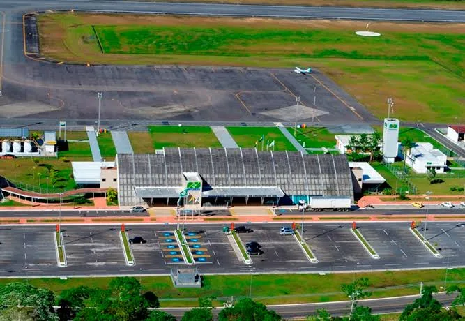 Aumento de R$ 2 para R$ 42 na estadia de aviões segue regra da Anac