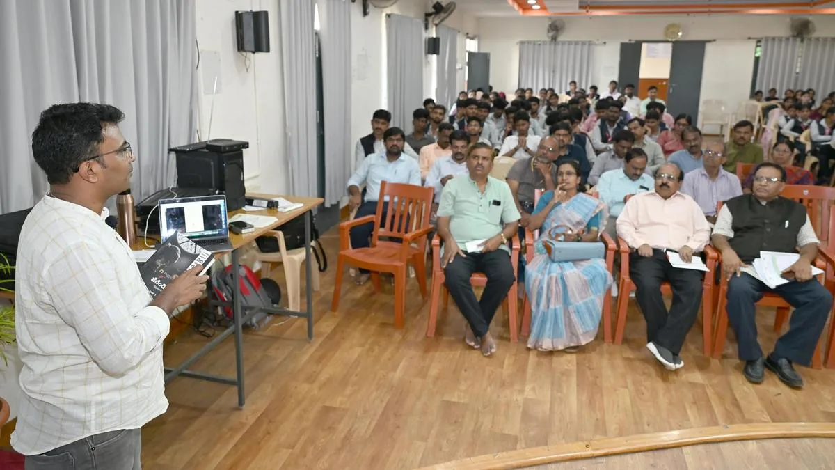 Kannada Book Authority distributes books to schools, colleges in Shivamogga