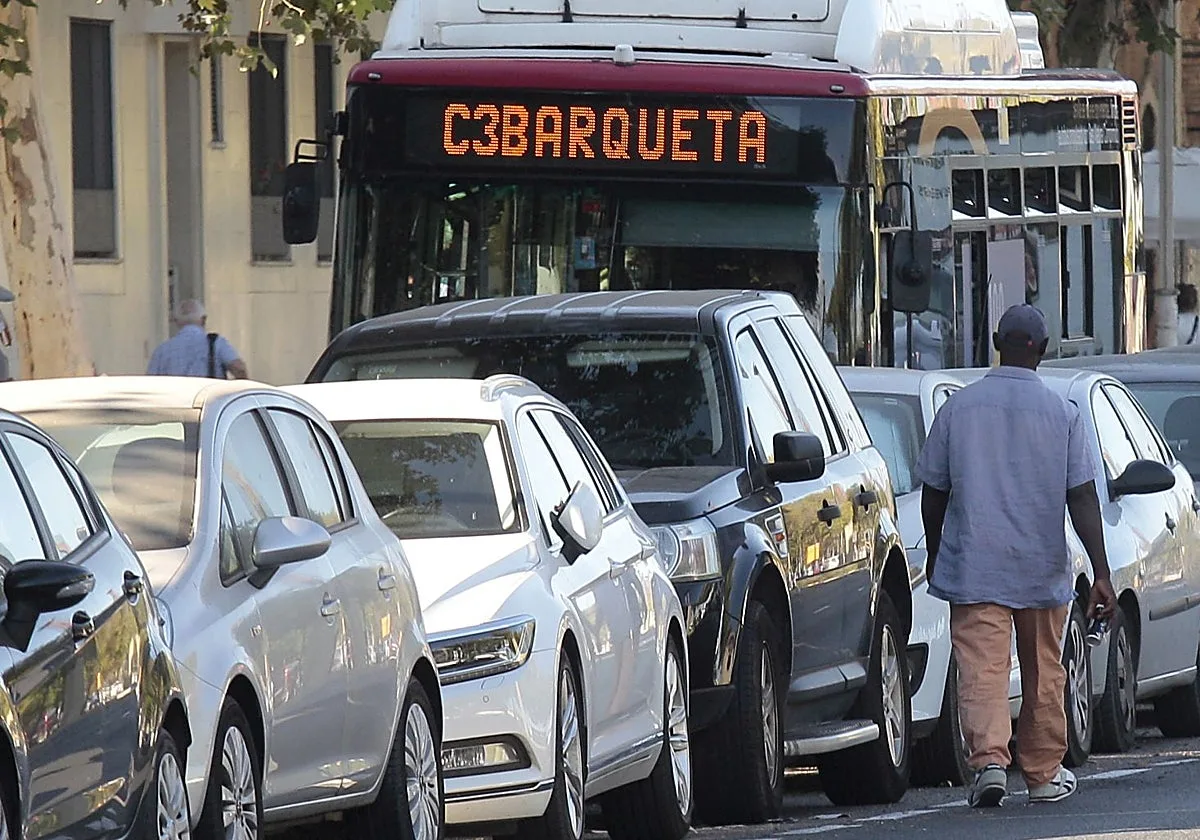Seis de cada diez sevillanos aparcan en la calle ante la falta de parkings disuasorios