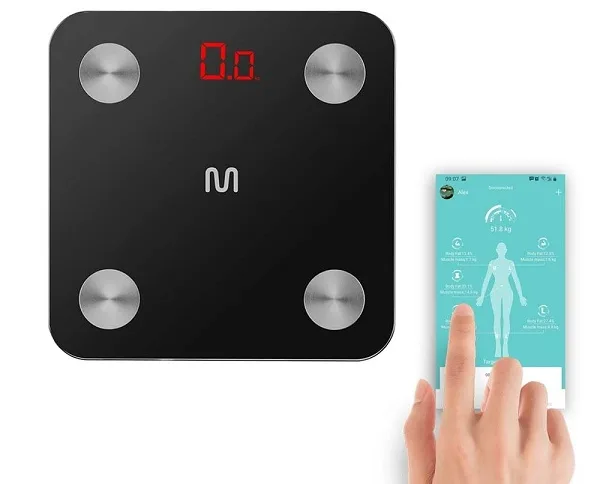 Balança HC900 com bioimpedância em promoção: por que ela é diferente da balança normal?