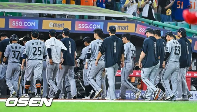 [사진]한화, SSG 스윕패 당하며 4연패