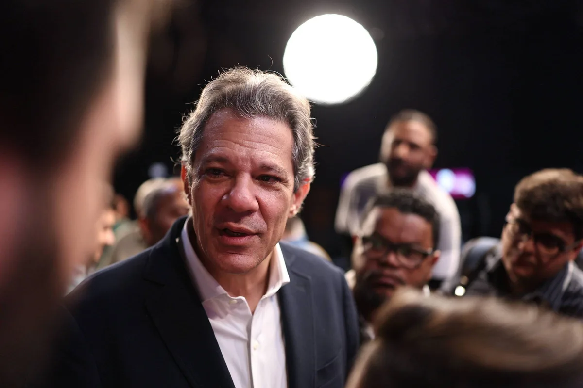 Plano registrado por Haddad foca segurança em contraste com imagem da esquerda; conheça propostas
