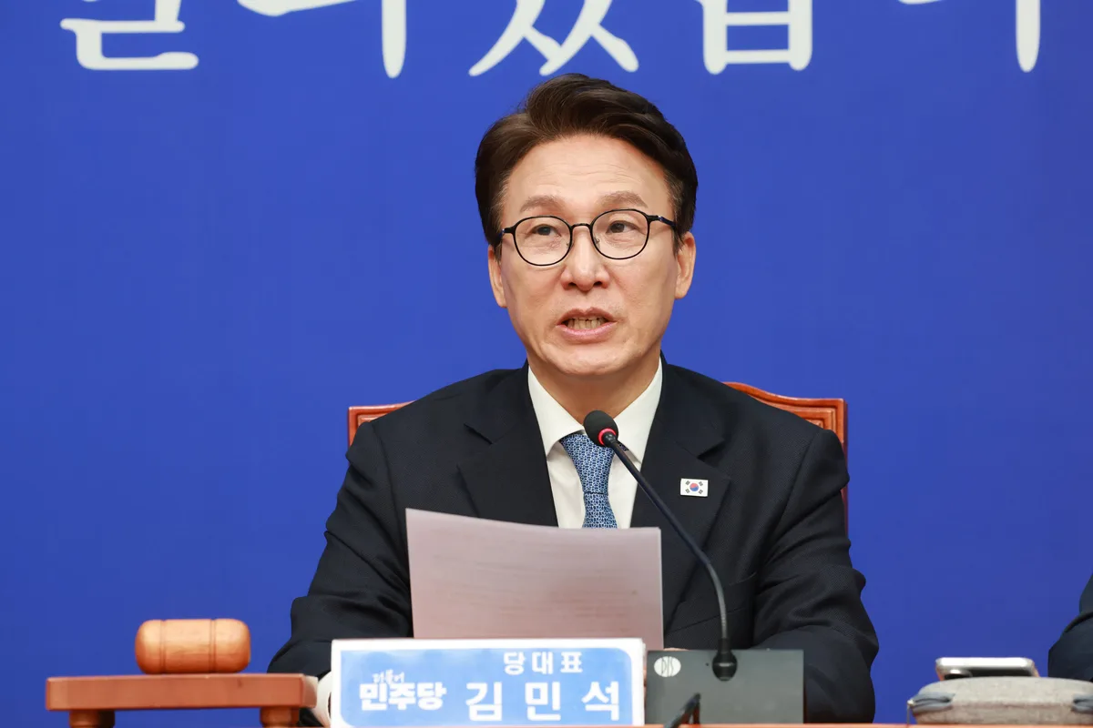 김민석, 강훈식 서울시장 후보 질문에 “무엇이든 가능... 다 일해야 할 때”
