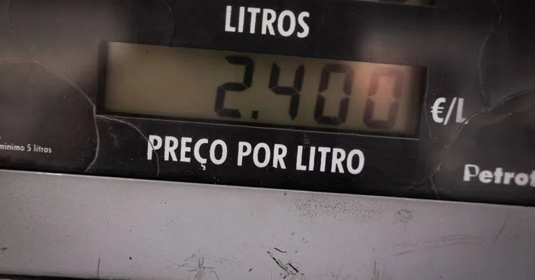 Fim das viagens nos EUA dá alívio na gasolina. Diesel sobe