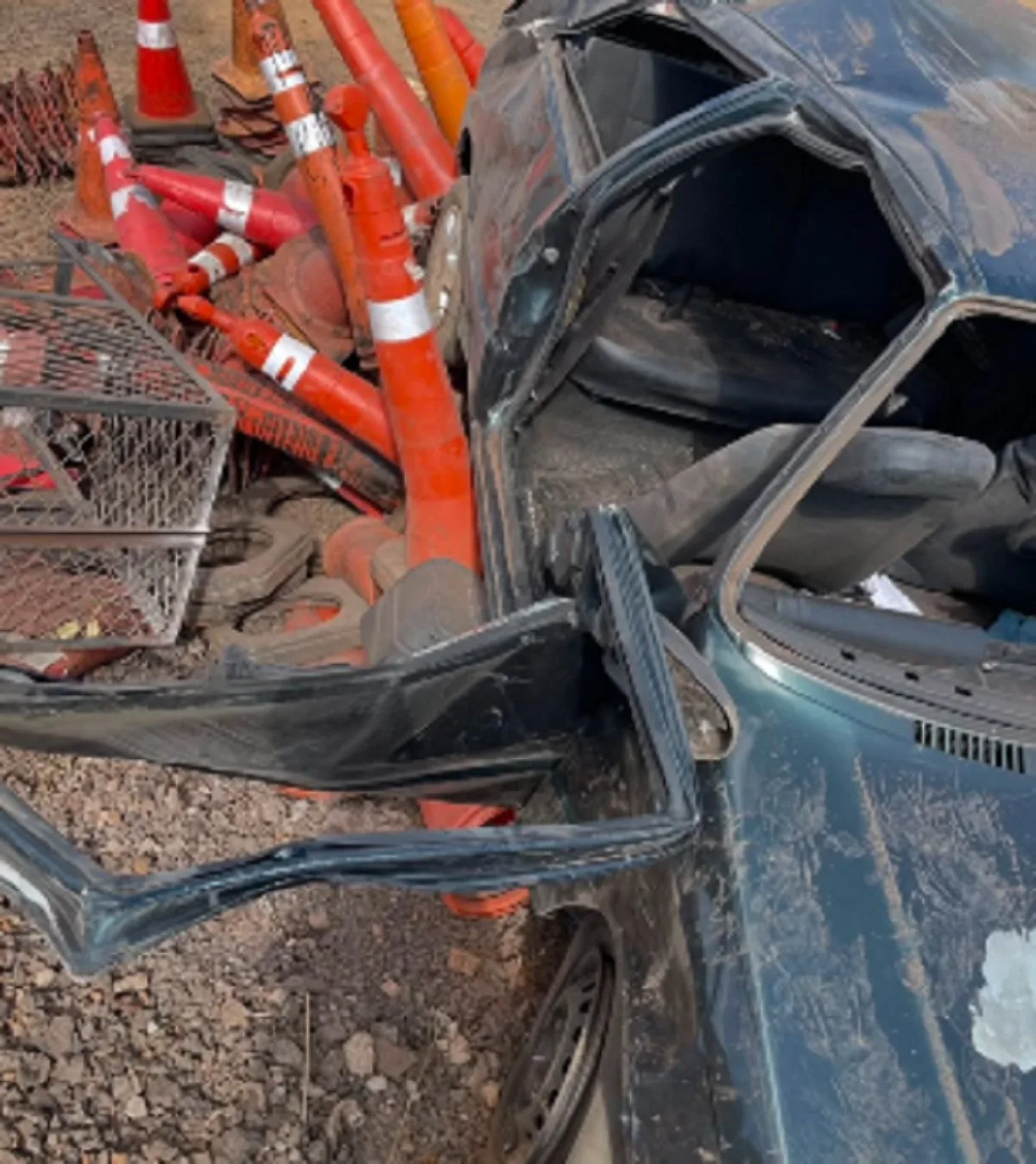 Carro capota e deixa uma pessoa morta na BR-352