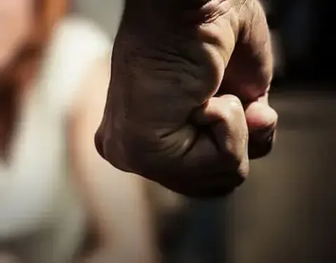 Na zona rural de Cruzeiro do Sul, homem é preso após agredir companheira por ela tirar fotografia