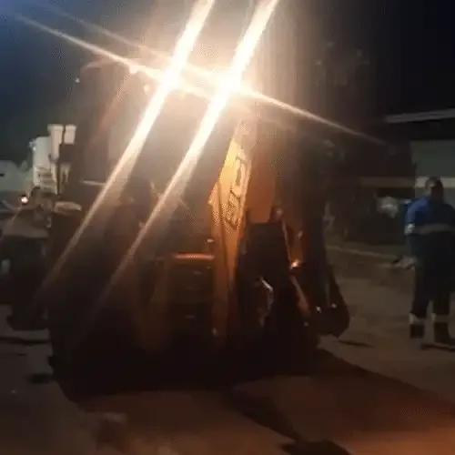 Buraco aberto para instalação de esgoto tira o sono de moradora