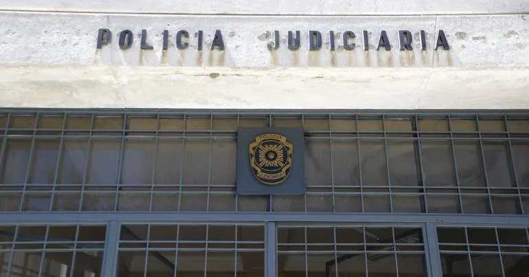Homem esfaqueia duas pessoas no Algarve