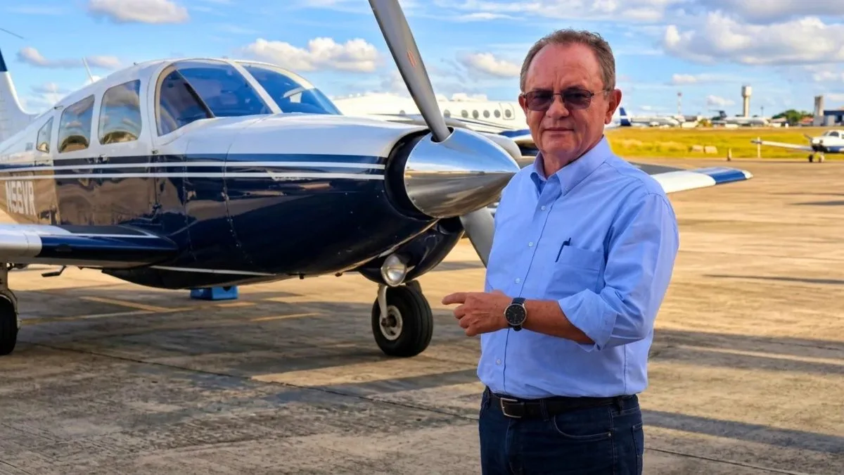 Apresentador noticia que avião com senador desapareu em radar antes de debate eleitoral, mas equipe de Zequinha Marinho dá nova versão: ‘não corresponde’