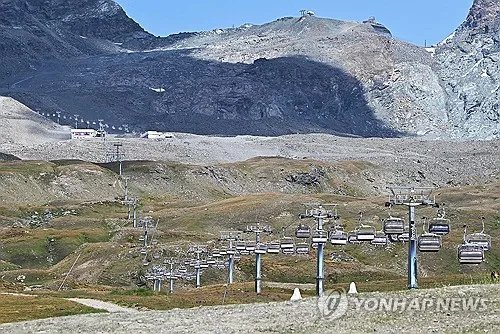 눈 녹아내린 알프스…마지막 여름스키장도 시즌 마감