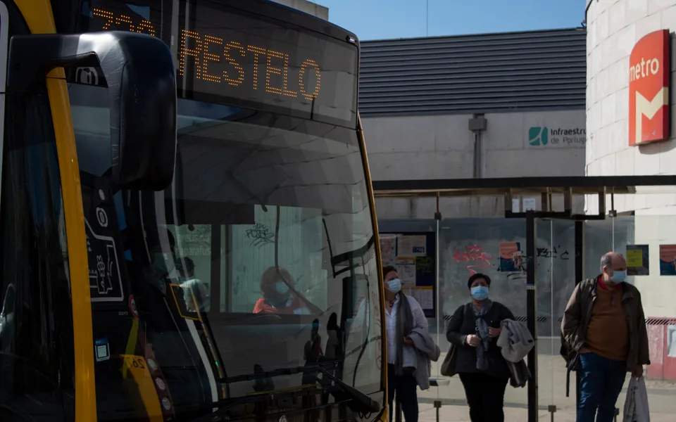 Transportes e armazenagem empregam 246,5 mil pessoas e cresceram 60,9% numa década