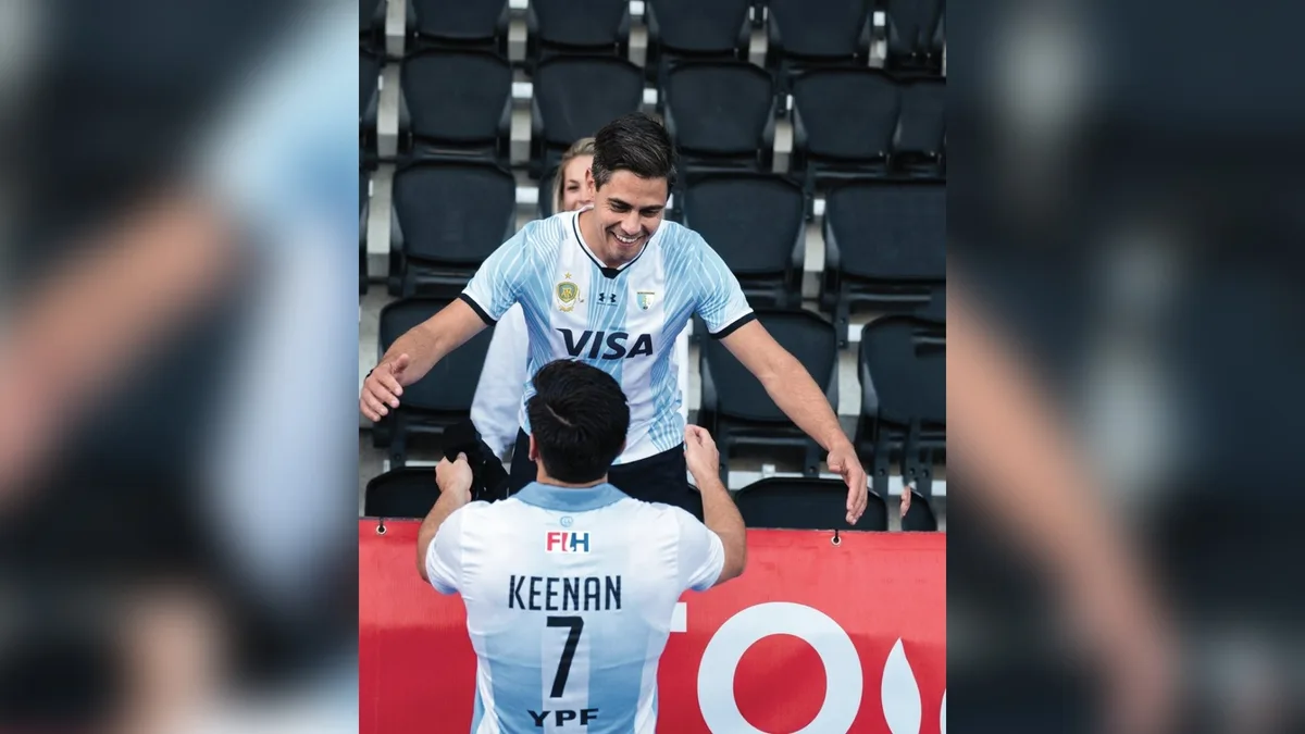 Premiê holandês, Rob Jetten se divide ao torcer por noivo argentino