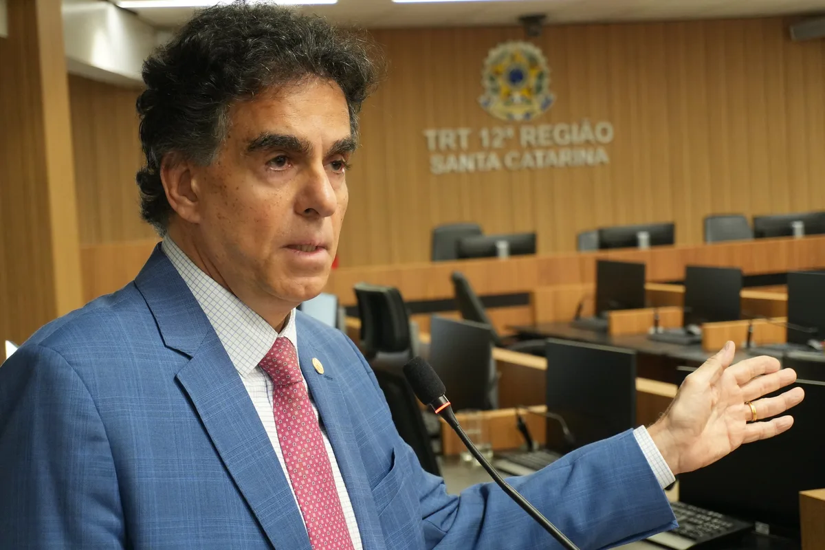 Presidente do TST vê impacto positivo para empregadores com fim da escala 6×1