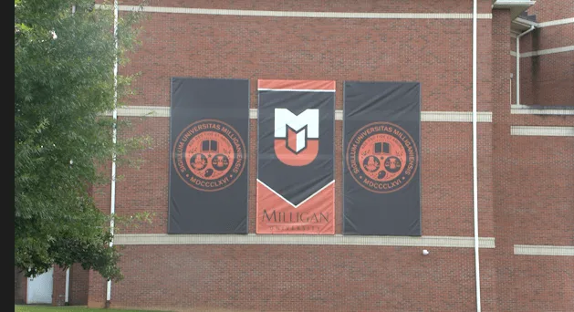 Crash involving Tennessee university's cycling team leaves 2 dead