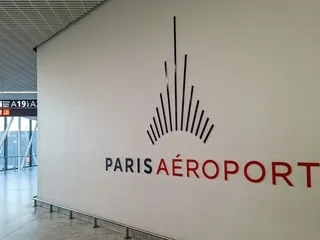 Pilotes, hôtesses et stewards appellent à la grève dans les aéroports français au début des vacances de la Toussaint