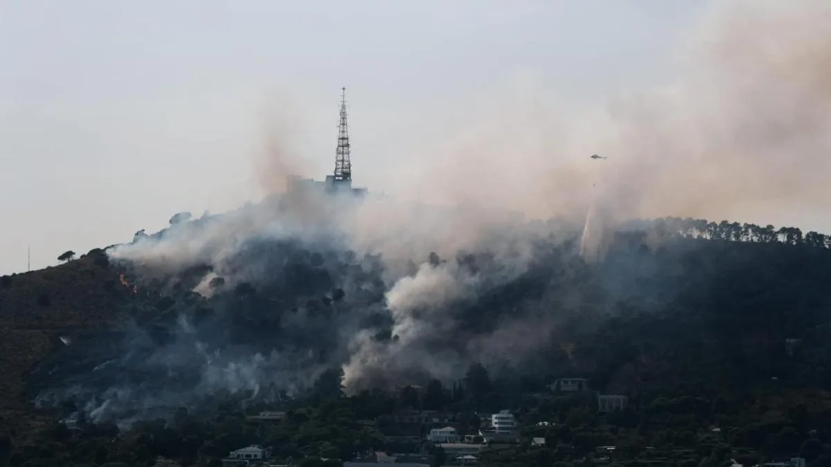 Un nuevo incendio en Collserola, en fase de estabilización, desaloja a los vecinos de Torre Baró