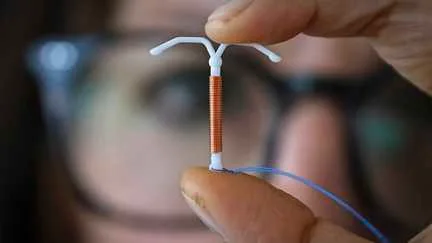 "Encore 8 à 10 ans de développement supplémentaire pour le stérilet masculin" : le lent développement de la contraception masculine