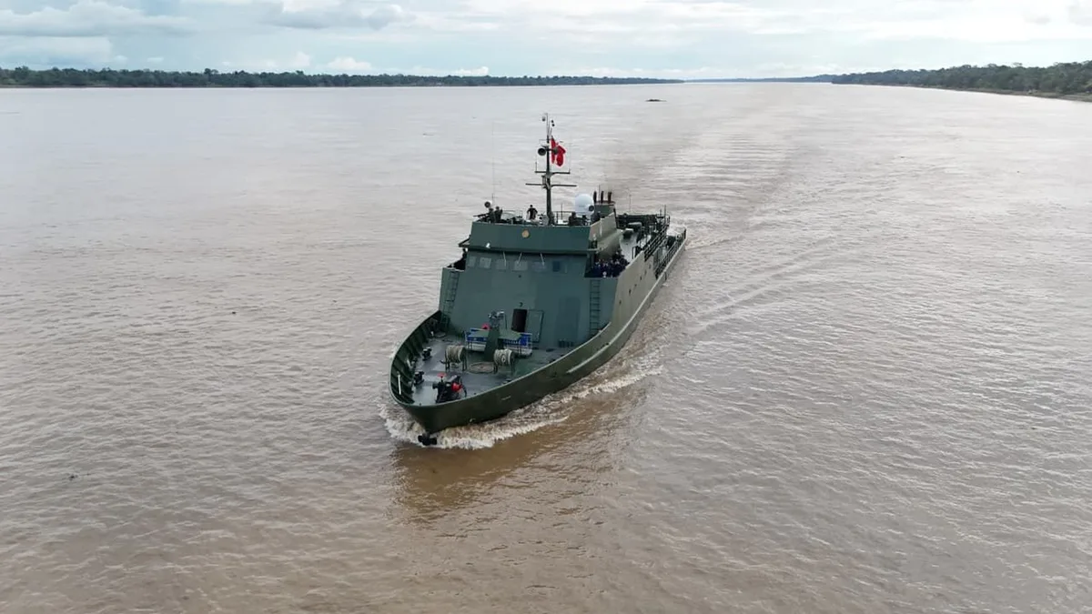 Navio de guerra do Peru recebe aval da Marinha para entrar no Brasil