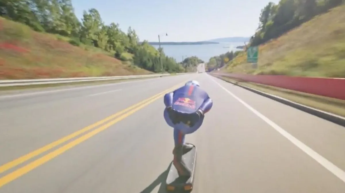 Verrückter Weltrekord: Spanier rast mit 151 km/h auf Skateboard