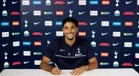 Marquinhos, do PSG, recebe prêmio de respeito após consolar compatriota