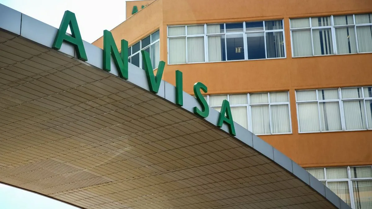 Anvisa suspende ‘falsos Mounjaro’ e chás emagrecedores em todo o Brasil; consumidores devem interromper o uso