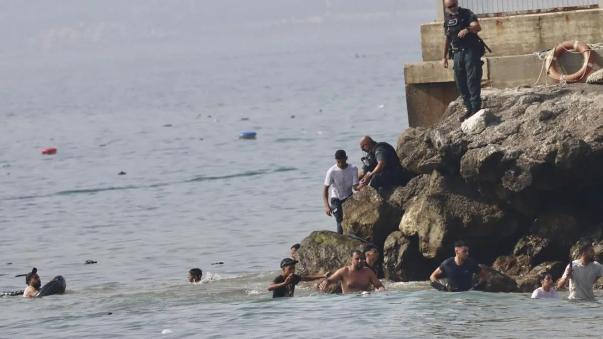 Marruecos informa al Gobierno de que está investigando la entrada masiva de Ceuta