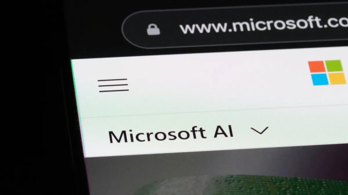 L’étrange paradoxe : comment une IA chinoise d’Alibaba permet à Microsoft de casser ses prix