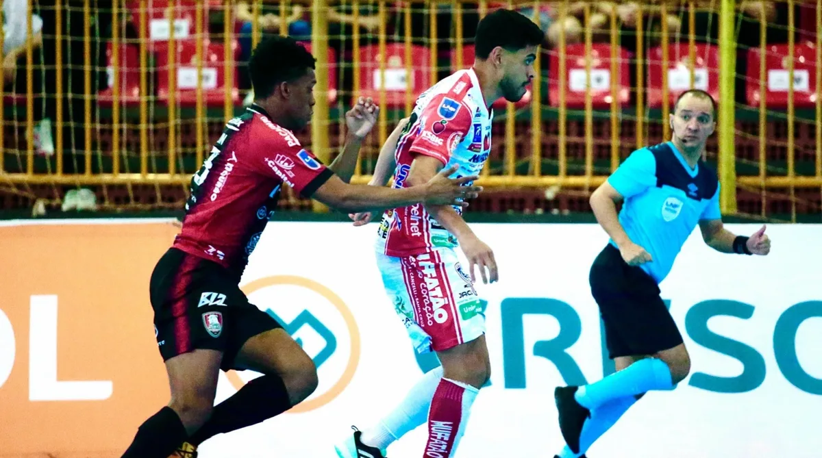 Campo Mourão vence o Cascavel e vai enfrentar o Joinville nas quartas de final da LNF