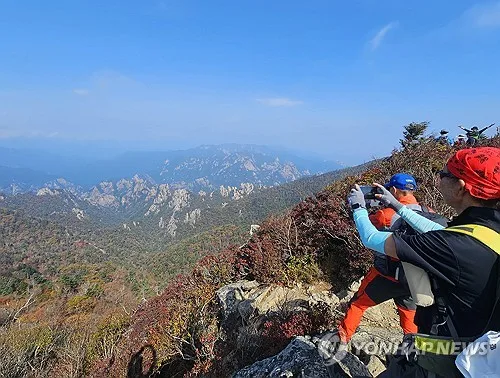 강원 초가을 유명산·축제장 북적…설악산 1만4천명 넘게 찾아
