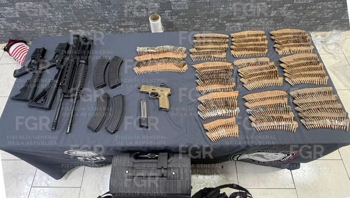 Nuevo León: Vinculan a sujeto que viajaba con una maleta con armas a bordo de un autobús