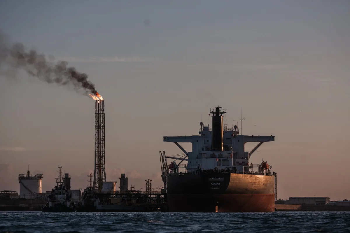Trump dice que EE. UU. llegó a un acuerdo para controlar gran parte del petróleo de Venezuela