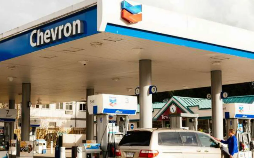 Chevron prepara expansão na Venezuela após acordo petrolífero entre Trump e Caracas