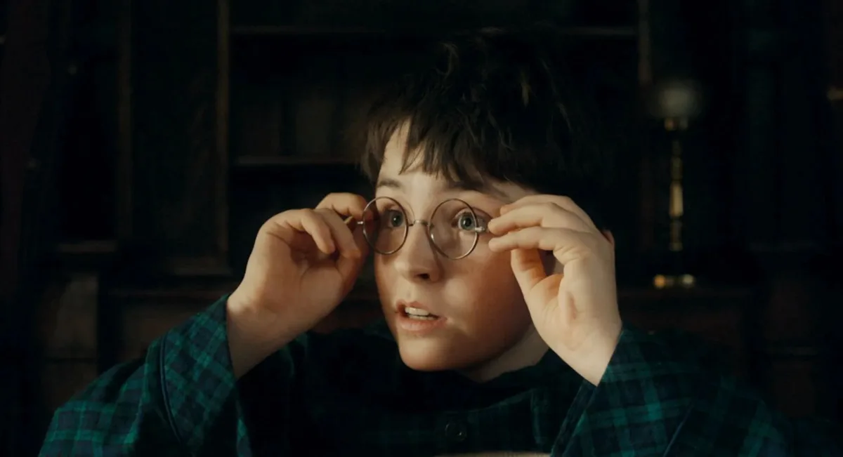 Harry Potter e a Pedra Filosofal ganha novo trailer focado em trio de protagonistas
