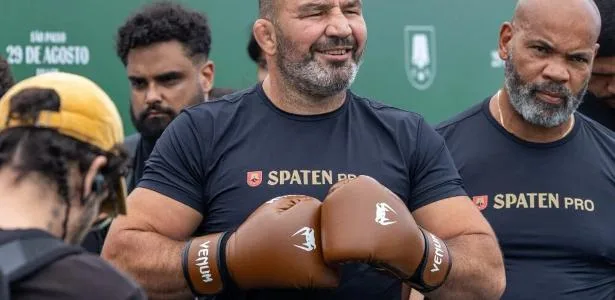 Luta do Glover Teixeira ao vivo: veja que horas começa e onde assistir