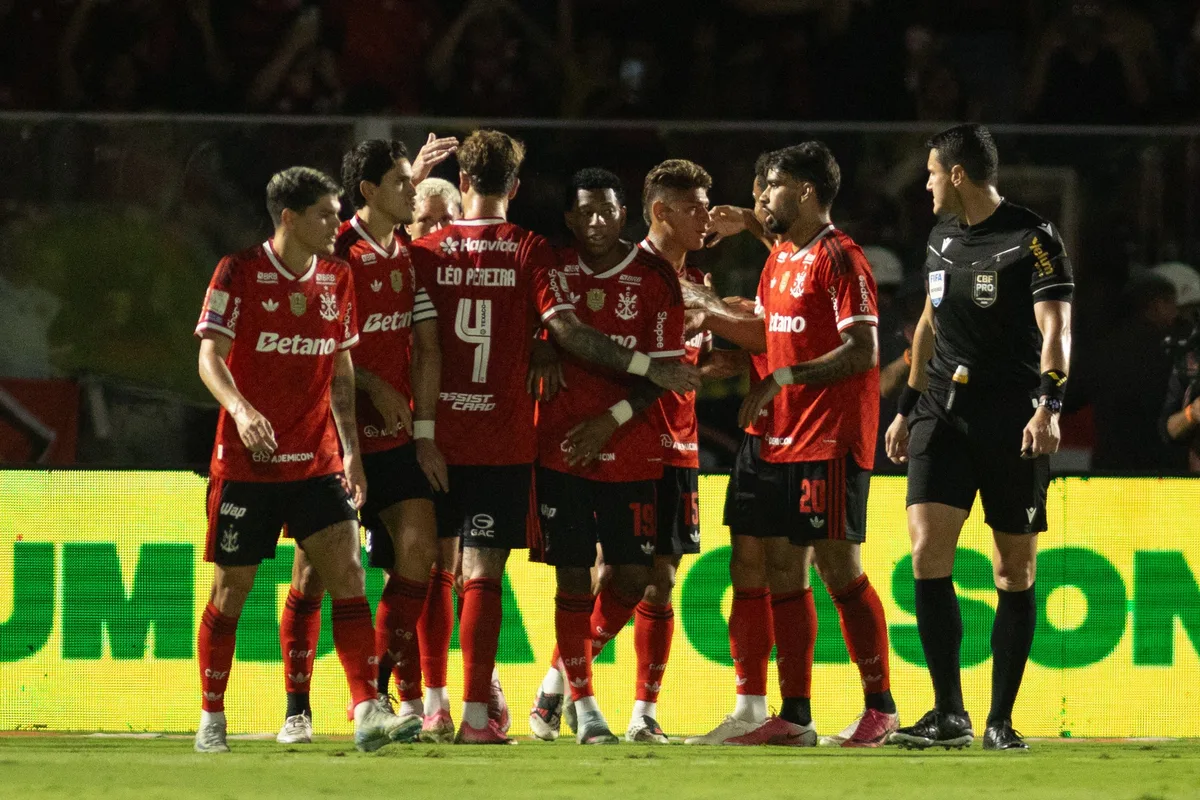 Análise: Carrascal brilha, Flamengo mostra força do elenco e fica mais vivo do que nunca no Brasileirão