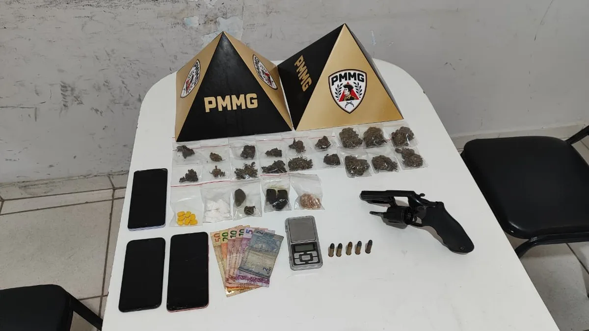 Jovem com tornozeleira é preso com cinco tipos de drogas e revólver em Governador Valadares