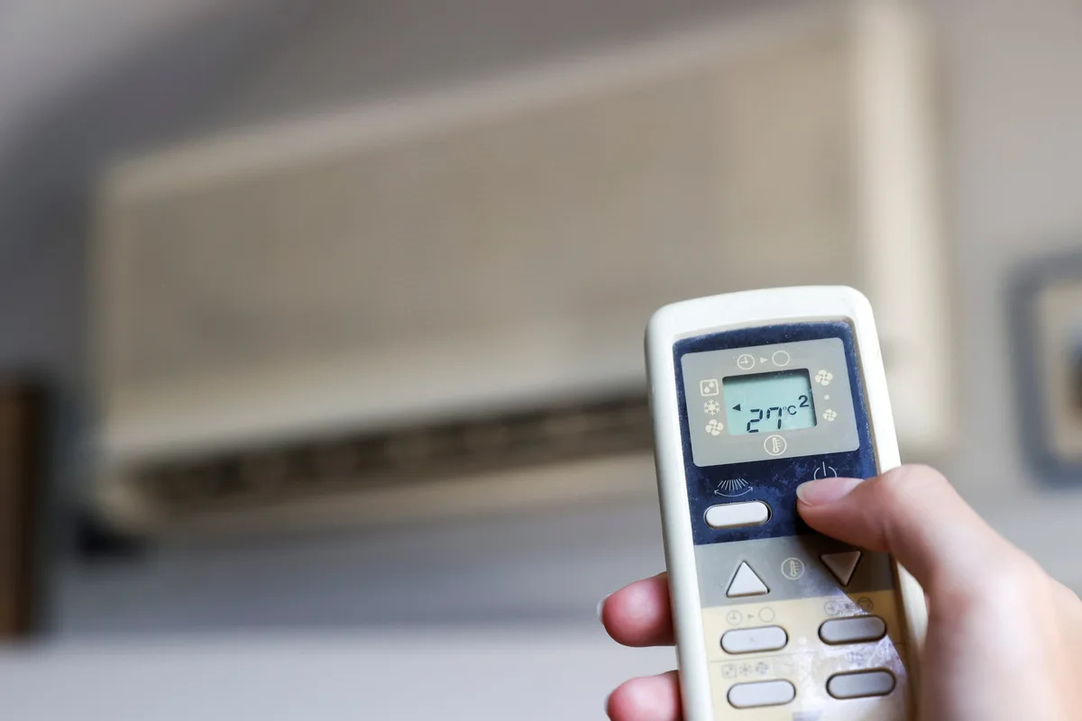 A qué temperatura poner el aire acondicionado si afuera hay 35°C