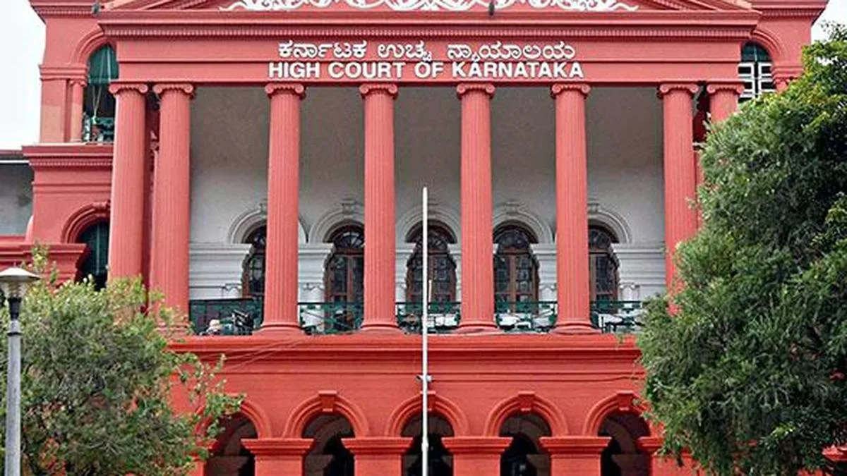 Karnataka High Court gives relief to footpath vendors carrying on business in open spaces within K.R. Market premises
