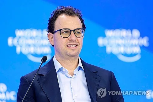 中관영지, 앤트로픽CEO '中AI 규제 필요론'에 "부적절·적대적"