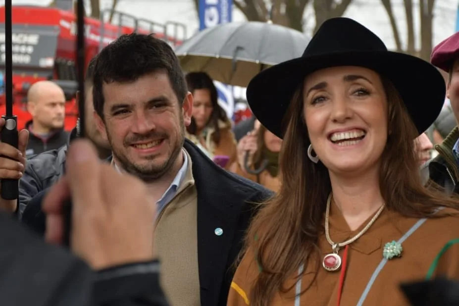 Victoria Villarruel sumó otra foto opositora junto al presidente de la UCR y pidió eliminar las retenciones