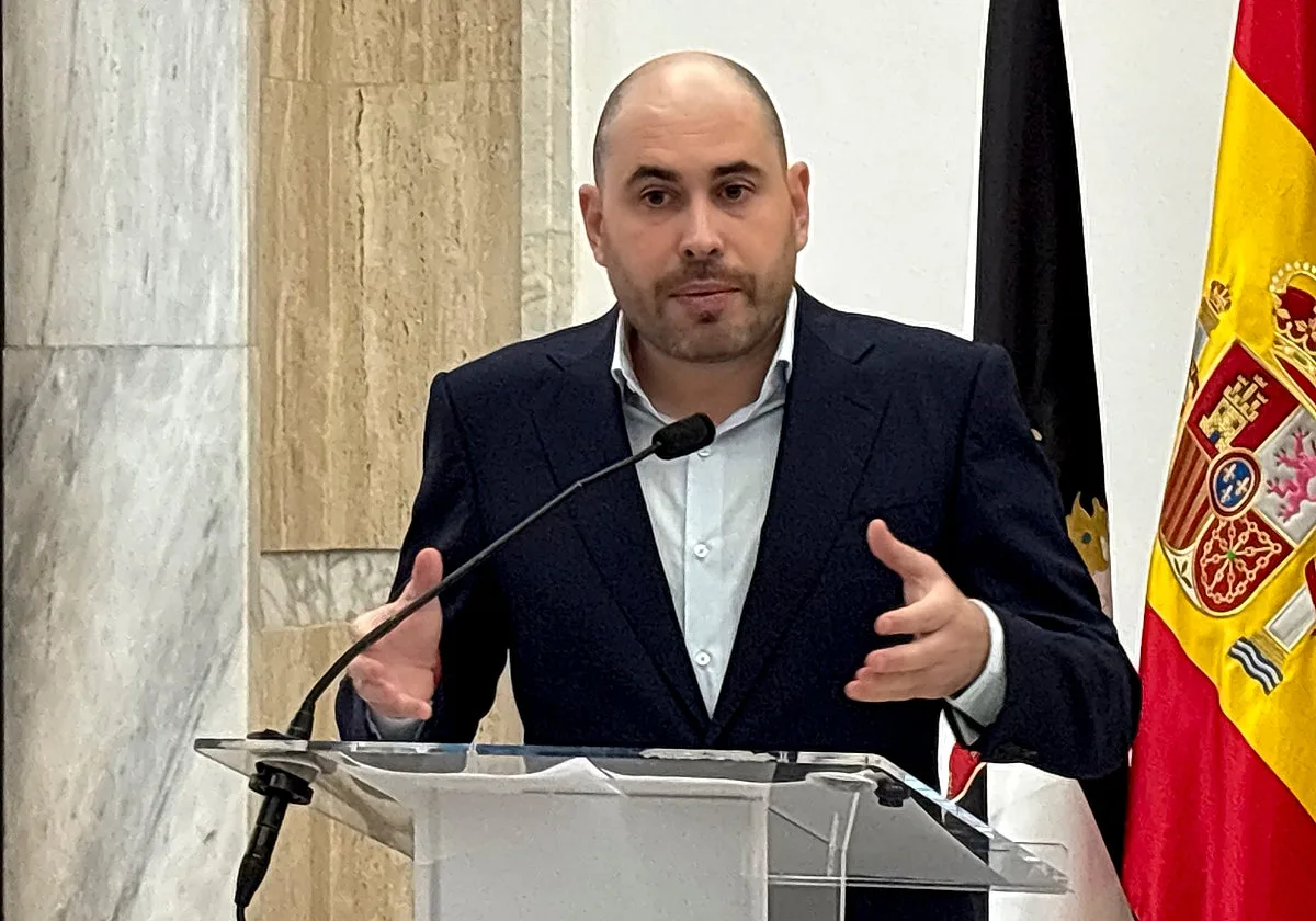 Pérez Triano, el profesor que llegó a delegado del Gobierno en Ceuta al calor de las Juventudes Socialistas