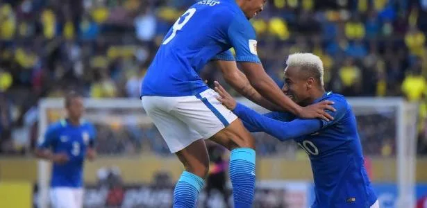 Perto do Barça, Gabriel Jesus completa 10 anos de primeiro gol pela seleção