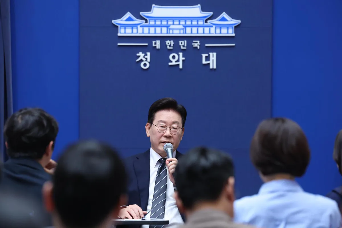 李 “집값 잡으려 세금 올린 것 아냐…주택공급 2028년 정상화”